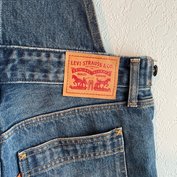 Levi’s Short Overalls - Picture 3 of 5